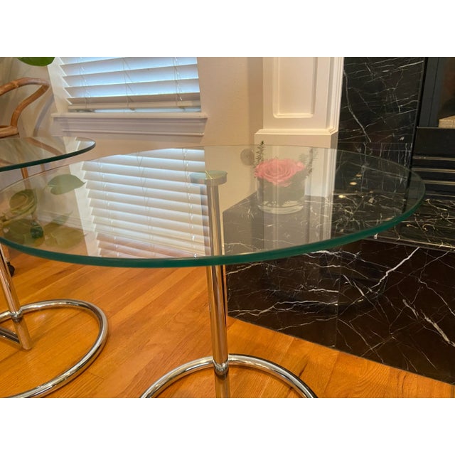 Glass 1980s 2 Mid Century Tubular Chrome & Round Glass Side End Accent Tables - Set of 2 For Sale - Image 7 of 9