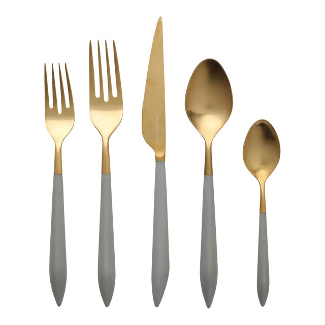 VIETRI Ares Oro & Light Gray Five-Piece Place Setting For Sale