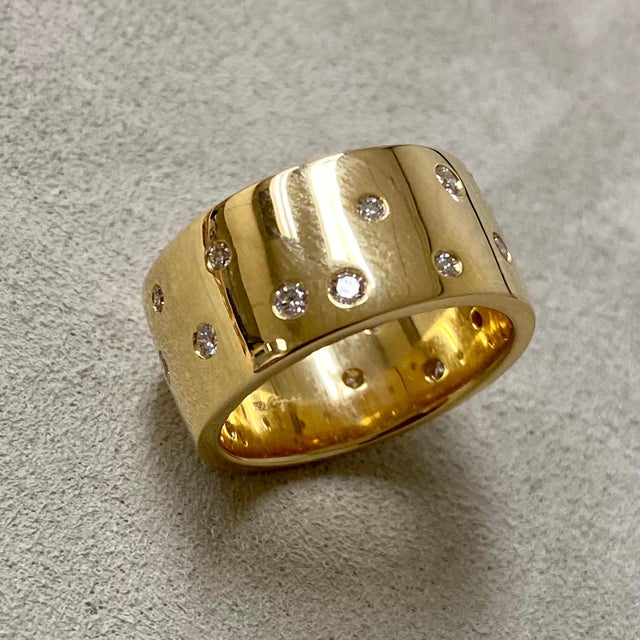 Contemporary Syna Yellow Gold Cosmic Ring with Diamonds For Sale - Image 3 of 5
