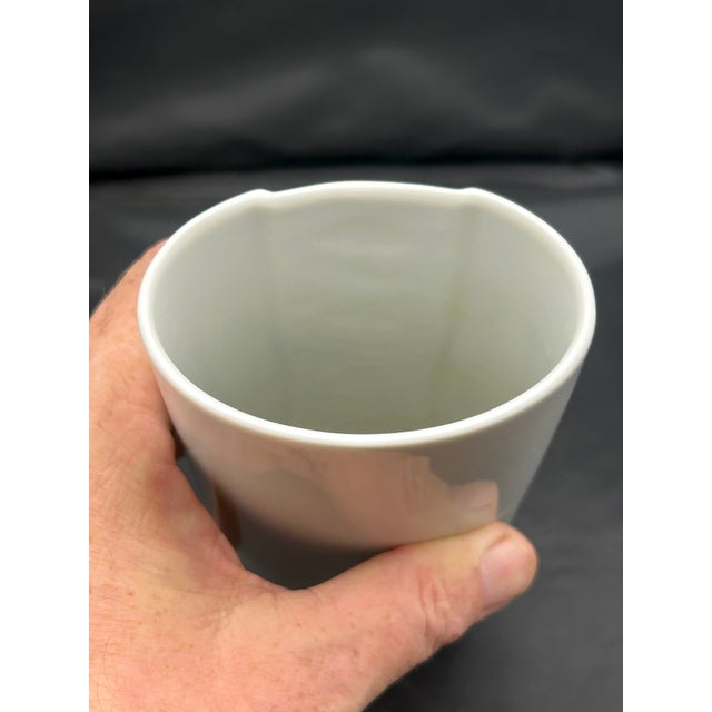 White 1960s MCM Bjørn Wiinblad “Papagena” Relief Vase for Rosenthal Studio-Linie For Sale - Image 8 of 9