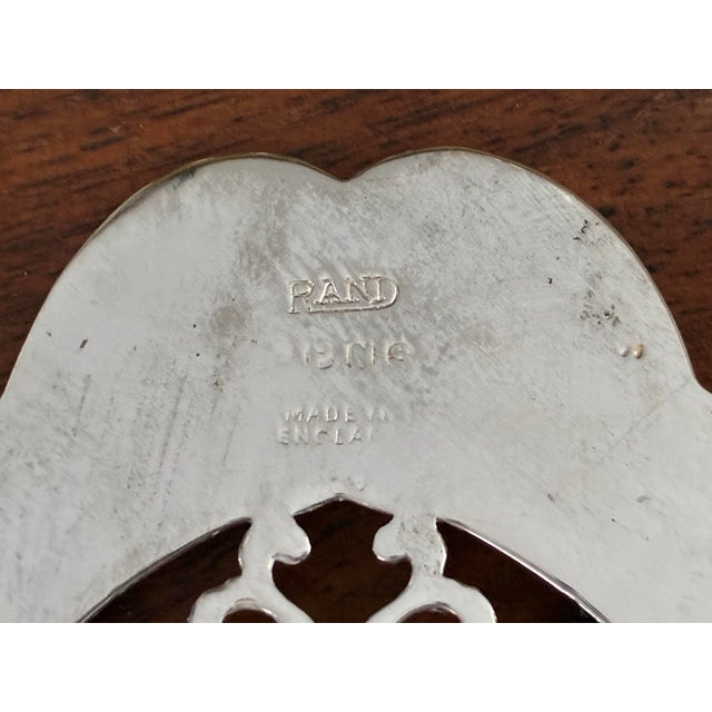 Early 20th Century Victorian English Silver Plate Toast & Pastry Server — Sheffield — Country House Accent For Sale - Image 9 of 10