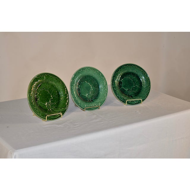 Late 19th Century Set of 3 English Green Majolica Leaf Plates For Sale - Image 5 of 6
