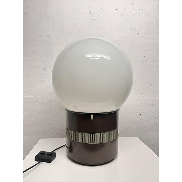 Produced in the late 1960s, the Mezzo Oracle table lamp, designed by Gae Aulenti for Artemide, is a true icon of Italian...