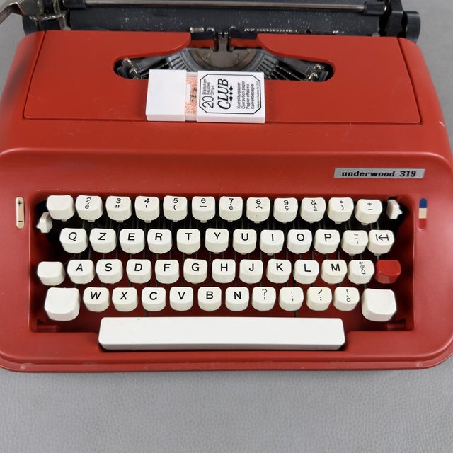 Metal Red Model 319 Typewriter from Underwood, Spain, 1970s For Sale - Image 7 of 12