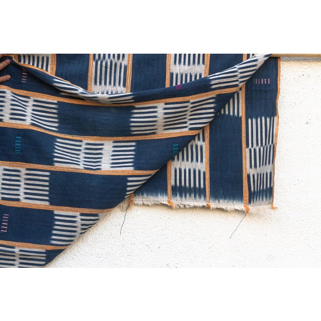 1960s Vintage Baoule African "Comoe Grid" Ikat Throw For Sale - Image 5 of 6