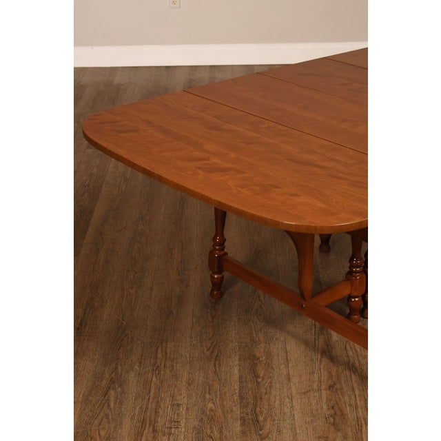 Traditional Maple Expandable Drop Leaf Gateleg Dining Table For Sale - Image 13 of 18