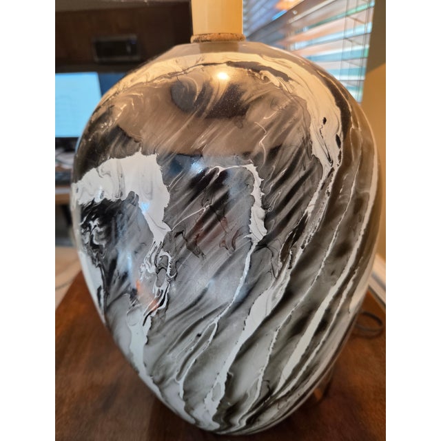 Vintage Mid Century Black + White Hand Painted/Glazed Pottery Table Lamp For Sale - Image 9 of 14