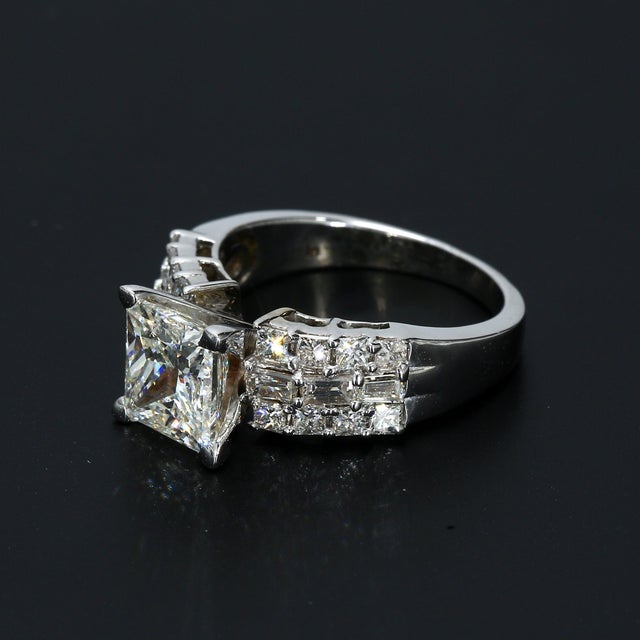 2ct Gia Certified Princess Cut Diamond Engagement Ring in 18k White Gold - Size 5 For Sale - Image 9 of 9