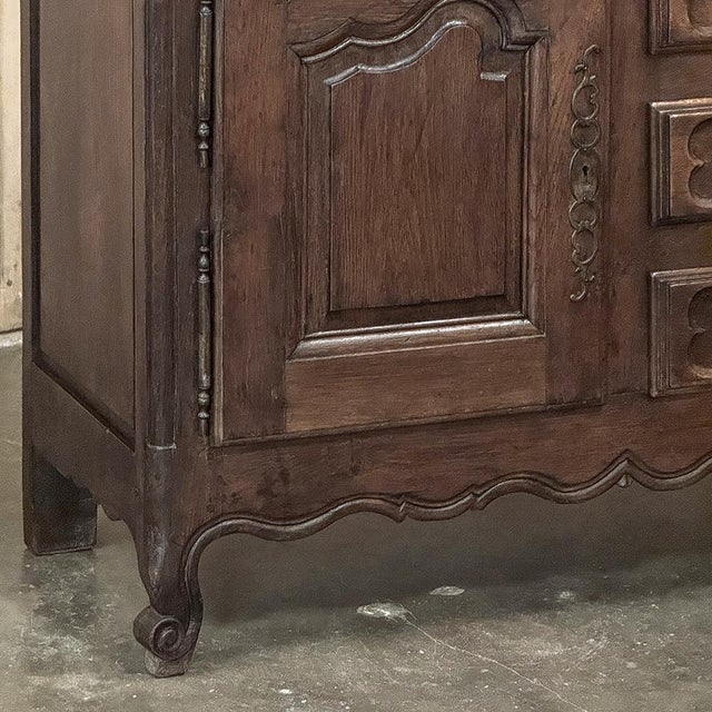 18th Century Country French Buffet ~ Credenza For Sale In Baton Rouge - Image 6 of 18