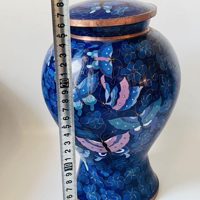 Late 20th Century Vintage Cloisonné Enamel Butterfly & Floral Ginger Jar With Lid For Sale - Image 5 of 9