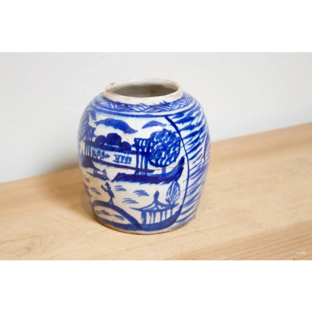1950s Blue and White Chinese Vase For Sale - Image 5 of 10