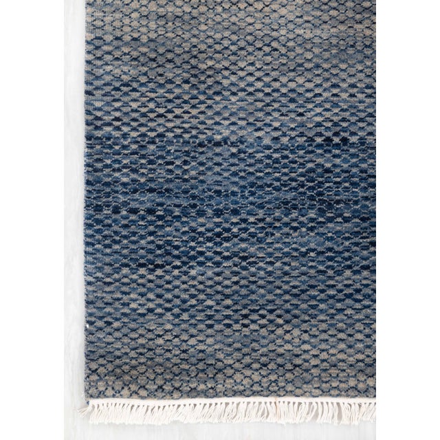 Blue 4' x 6' Savannah Hand Knotted Modern Blue Gray Wool & Silk Rug For Sale - Image 8 of 18