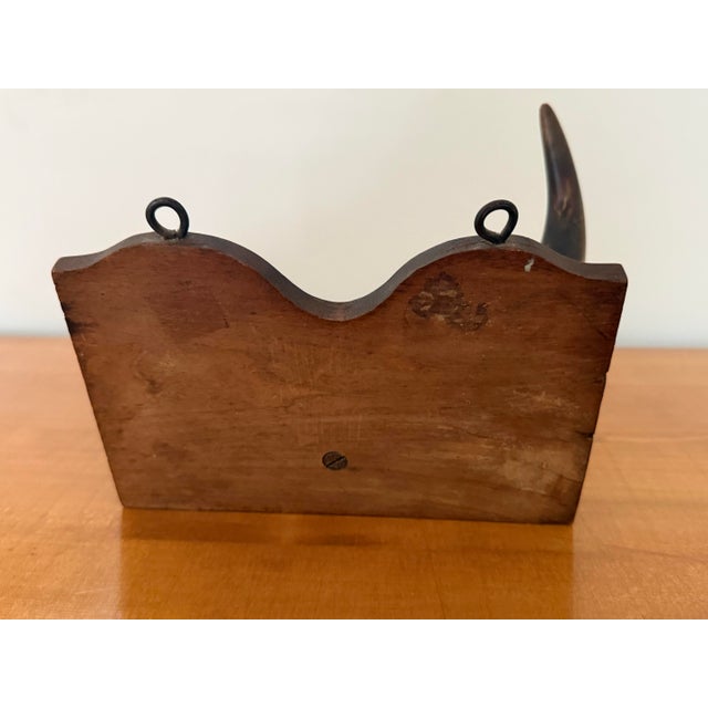 Brown Mid 20th Century Rare Folk Art Horn Wall Key Hook on Wood Plaque For Sale - Image 8 of 9