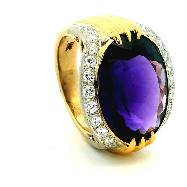 1960s Trio Italian 18k Gold Amethyst and Diamond Cocktail Ring, Size 6 For Sale - Image 13 of 14