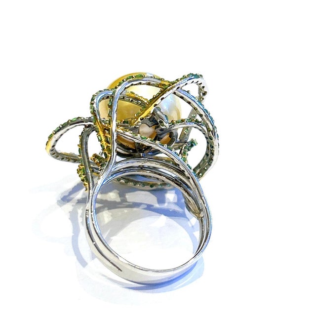 Bochic “Orient” Vintage South Sea Pearl & Emerald Ring Set 18K Gold & Silver For Sale - Image 9 of 10