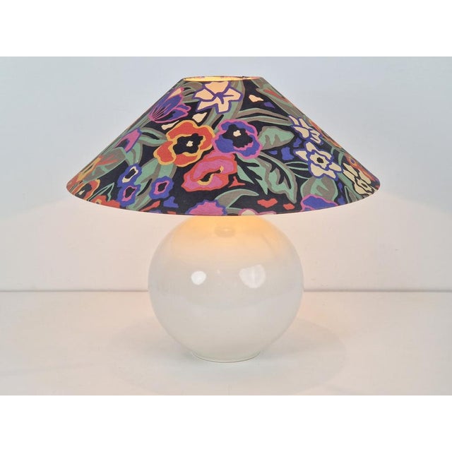 1970s Vintage White Ceramic Sphere Table Lamp, 1970s For Sale - Image 5 of 12