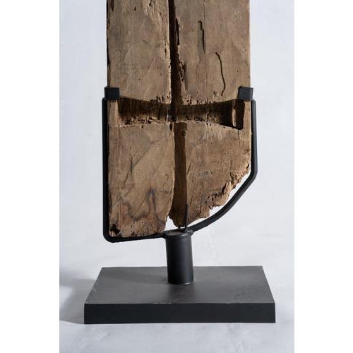 Indonesian Construction Element in Carved Wood Mounted on a Base, Island of Sulawesi (Toraja) For Sale - Image 5 of 10