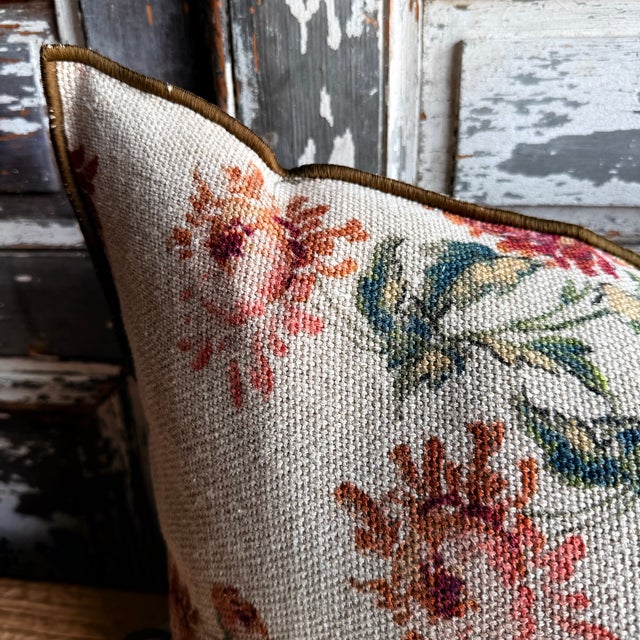 Made in France A timeless accent pillow woven in France from heavy, artisan linen — its dense, tactile weave and softly...