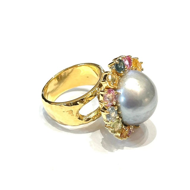 Not Yet Made - Made To Order Bochic “Orient” Tahiti South Sea & Multi Sapphire Cluster Ring Set 18k & Silver Size 4.5 For Sale - Image 5 of 5