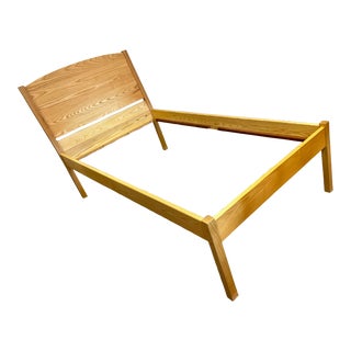 Pompanoosuc Mills Birch Twin Bed Headboard and Footboard For Sale