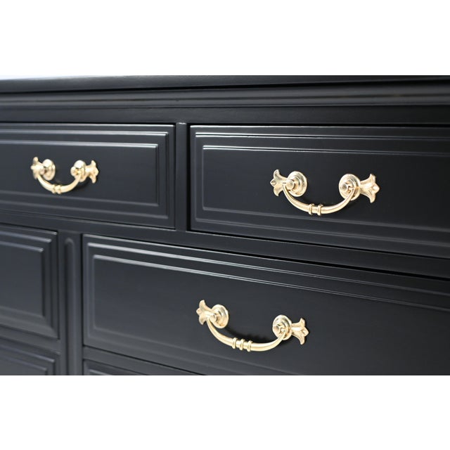 Elegant French Regency Style Black Lacquered Dresser by Davis Cabinet Co. | Newly Refinished For Sale - Image 9 of 15