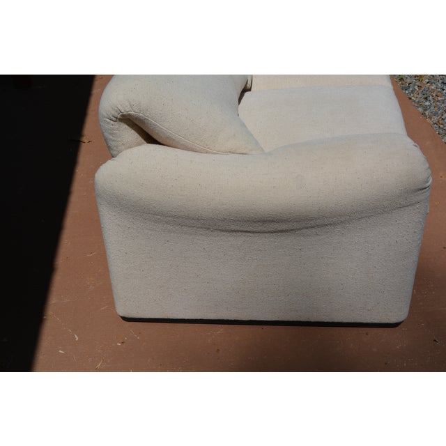 Contemporary Post Modern Cream Tan Oatmeal Cassina Maralunga Couch Attributed to Vico Magistretti For Sale - Image 3 of 18
