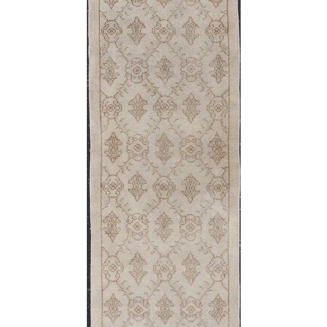 Vintage Turkish Oushak Runner With Light Brown All-Over Latticework Design 2'1'' X 8'7'' For Sale - Image 4 of 12