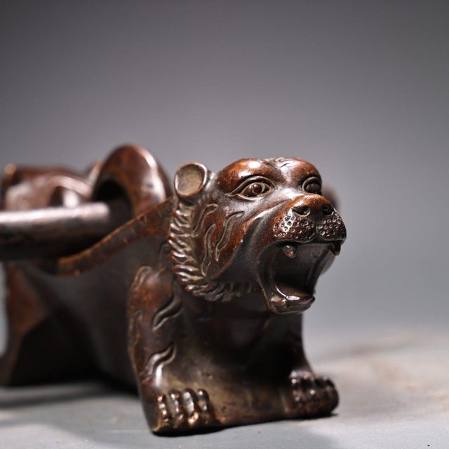 Late 19th Century Asian Bronze Double Tiger Head Herb Grinder With Pestle For Sale In Los Angeles - Image 6 of 9