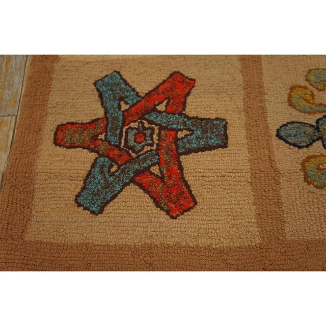 Mid-Century Modern 1960s Beige Vintage Geometric Initals Em 63 American Folk Art Hooked Wool Rug For Sale - Image 3 of 9