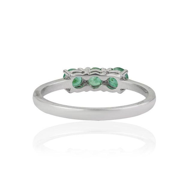 Gemstone Classic Three Stone Round Emerald Ring in Sterling Silver for Her, Size 6 For Sale - Image 7 of 12