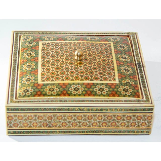Wood 1950s Anglo Indian Micro Sadeli Mosaic Inlaid Jewelry Box For Sale - Image 7 of 13