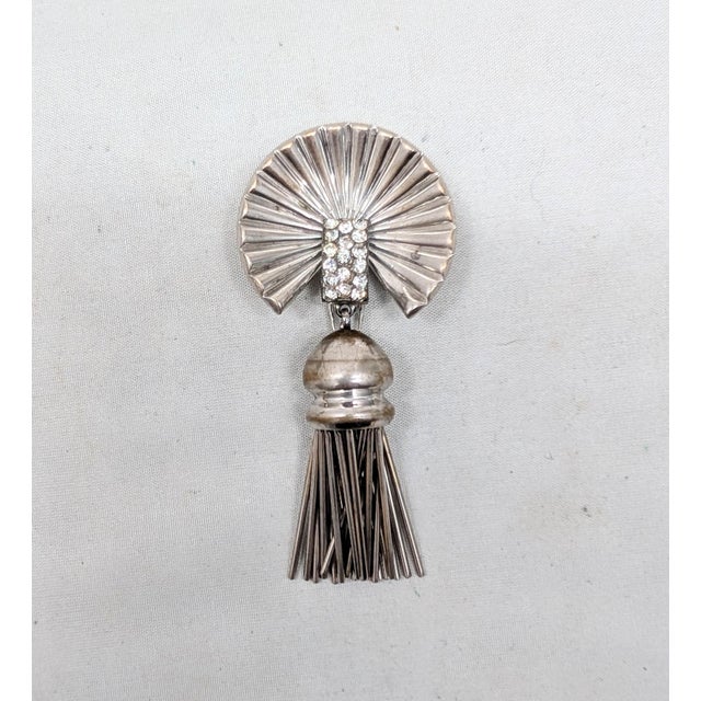 1940s Vintage 1946 Kreisler "First Lady" Clear Rhinestone Tassel Fur Clip For Sale - Image 5 of 12