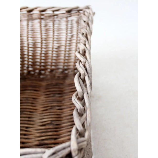Early 20th Century Vintage Wicker Storage Basket For Sale - Image 5 of 11