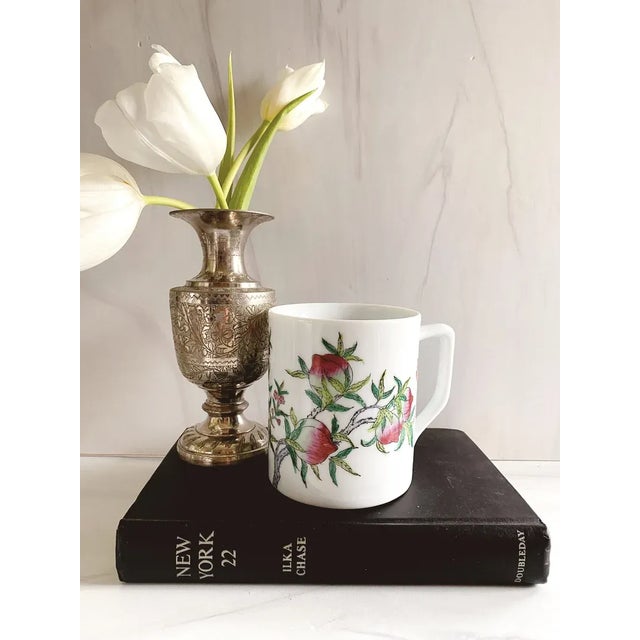 Chinoiserie 1970s Porcelain Chinoiserie Design Mug For Sale - Image 3 of 6