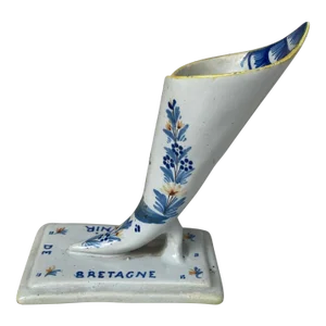 French Faience Horn Vase Henriot Quimper, Circa 1900