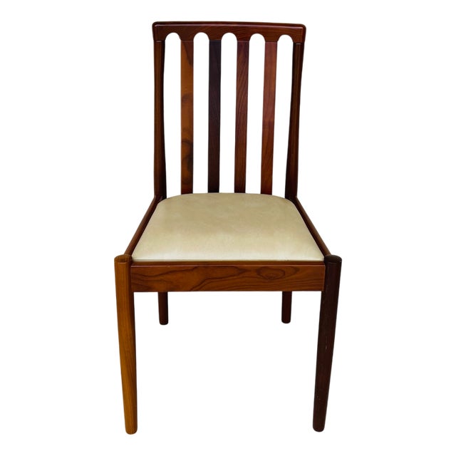 Scandinavian Chair in Walnut and Leather, 1960s For Sale