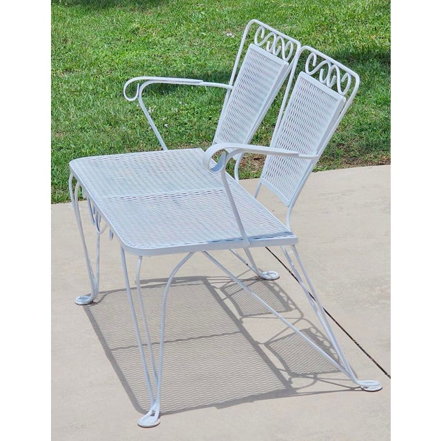 Metal Vintage Mid-Century Modern Russell Woodard Style Wrought Iron Patio Settee Bench – Hollywood Regency Salterini Style Garden Loveseat For Sale - Image 7 of 17