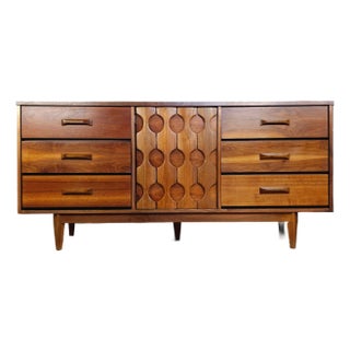 1960s Sculptural Restored Original Mid Century Modern 9 Drawer Dresser Credenza For Sale
