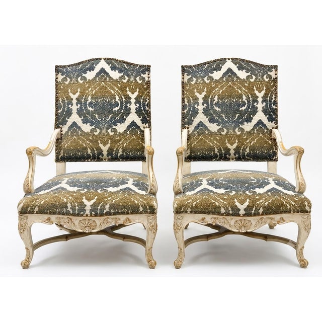 Early French Louis XV Style Bergere Chairs Shell Apron Cerused Finish - Pair For Sale In Atlanta - Image 6 of 10
