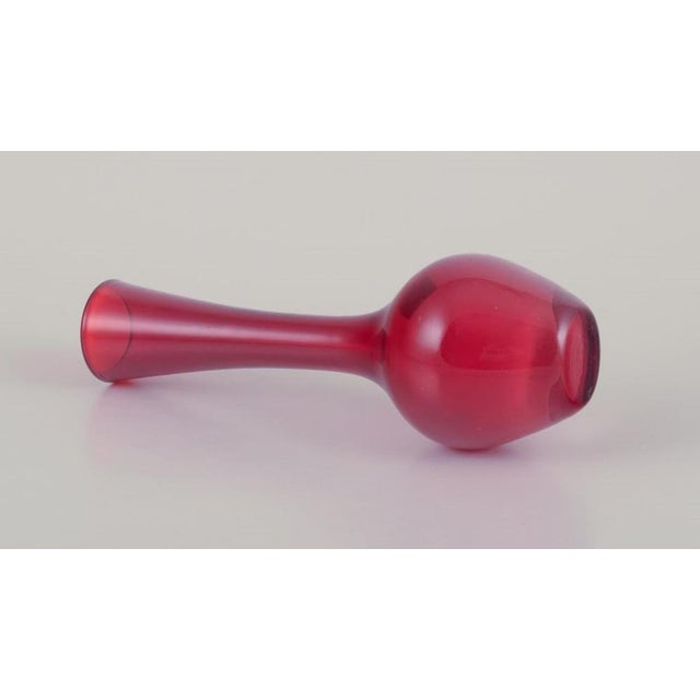 1960s Art Glass Murano Vase in Clear and Red Glass, Italy, 1960s For Sale - Image 5 of 8