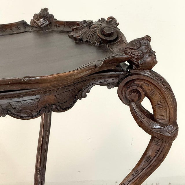 19th Century Italian Carved Walnut End Table With Removable Tray For Sale - Image 11 of 18