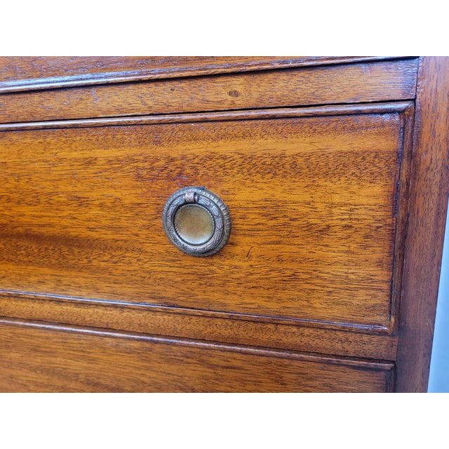 Brown Vintage English Chest of Drawers in Mahogany, 1960 For Sale - Image 8 of 17