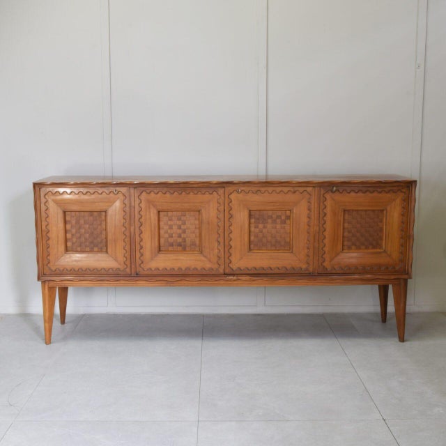 Paolo Buffa Walnut Credenza with Checkerboard Marquetry attributed to Paolo Buffa, 1950s For Sale - Image 4 of 14