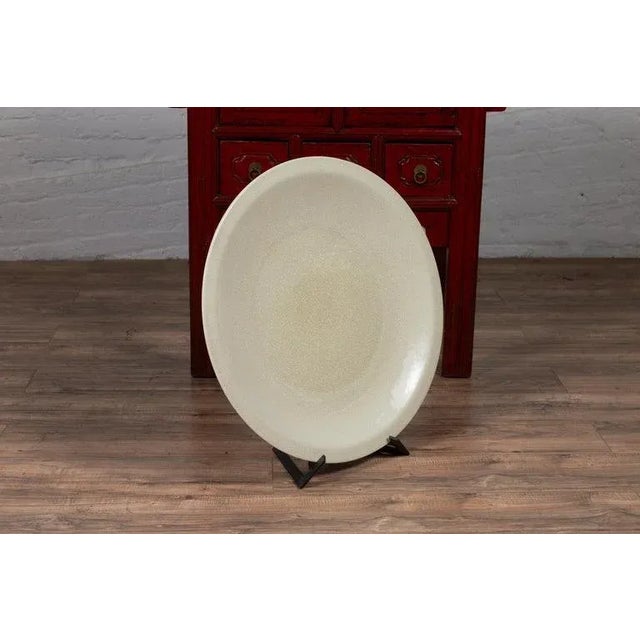 Vintage Chinese Beige Ceramic Charger Plate from the 1980s For Sale In New York - Image 6 of 12