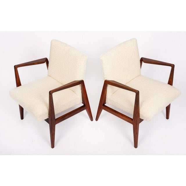 Jens Risom Mid Century Cream Upholstered Lounge Chairs by Jens Risom, 1960s For Sale - Image 4 of 11