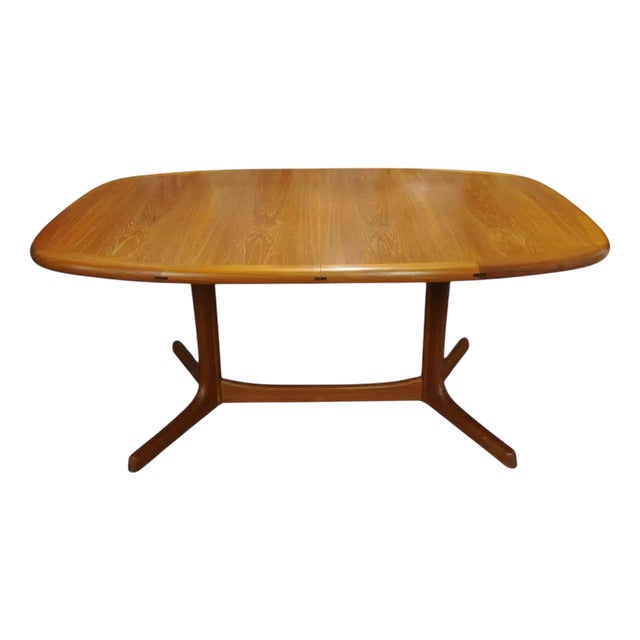 Mid-Century Extending Dining Table in Teak attributed to Dyrlund, 1960s For Sale