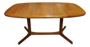 Mid-Century Extending Dining Table in Teak attributed to Dyrlund, 1960s