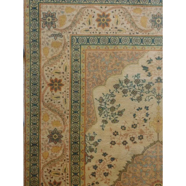 Early 21st Century Vintage Hand Knotted Woolen Rug. 4'x 6' For Sale In Los Angeles - Image 6 of 13