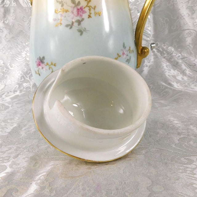 Cream Late 18th Century Traditional Lewis Straus and Sons Limoges Cream and Blue Chocolate Pot For Sale - Image 8 of 13
