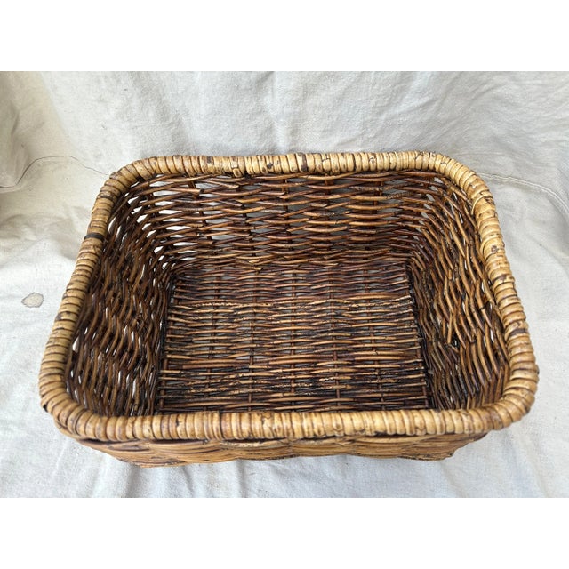 Vintage Wicker Basket W/Lid For Sale In Palm Springs - Image 6 of 6